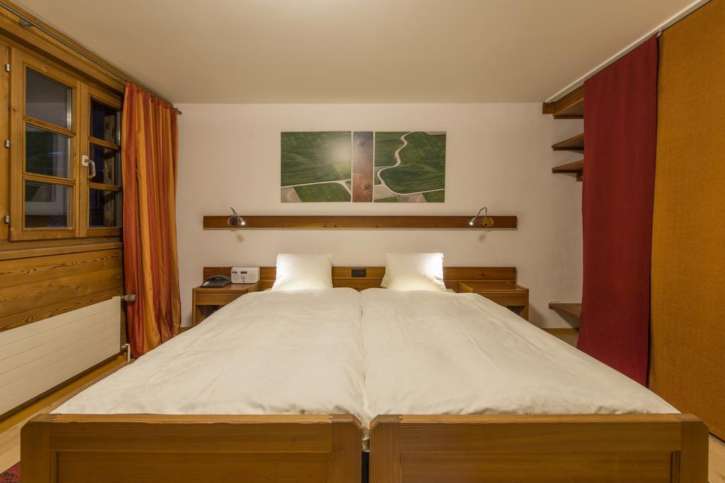 Hotel Glocke Reckingen Exterior photo