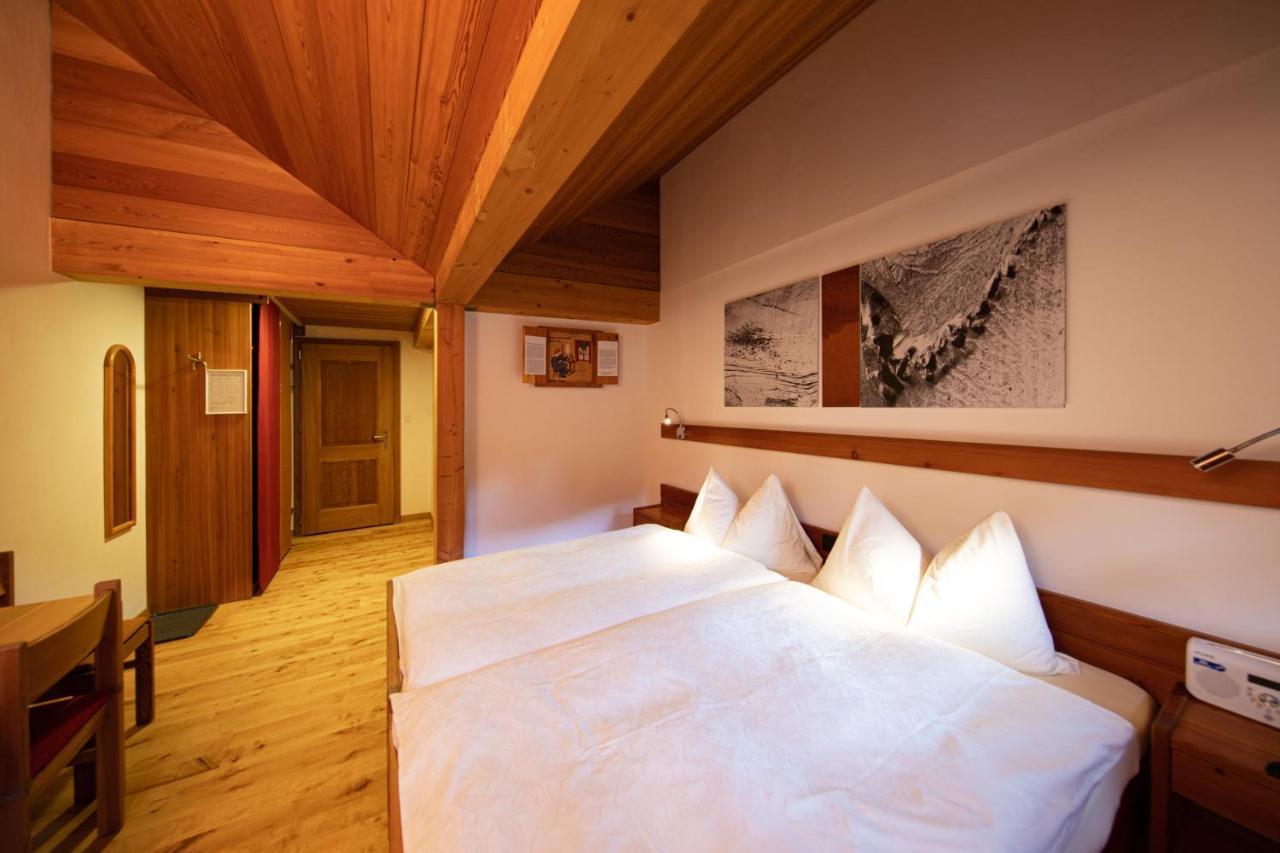 Hotel Glocke Reckingen Exterior photo